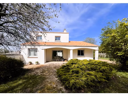 2 300 m2 constructible double accès fort potentiel