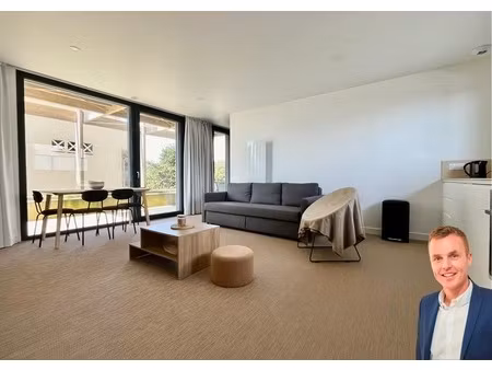 crozon centre – t2 neuf meublé avec terrasse 17 m² – vue baie de morgat – locataire en pla