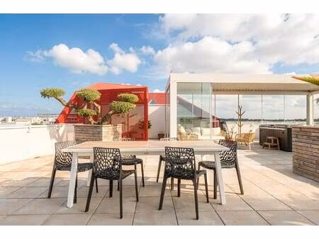 prendre de la hauteur : appartement contemporain et son rooftop suspendu