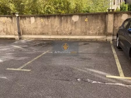 place de stationnement à apt