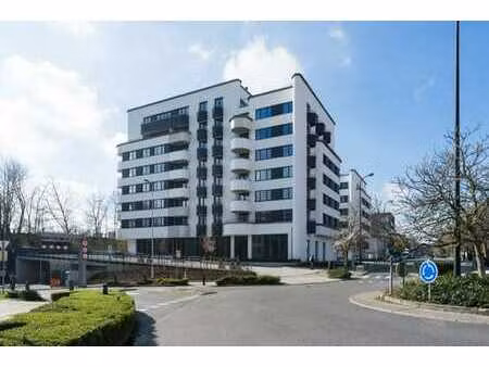 evere  belle surface commerciale casco de 151 m²