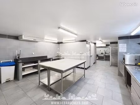 local 350 m² cogolin