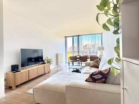 duplex lumineux avec terrasse  garage et parking