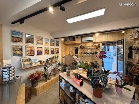 concept store – fleuriste – salon de thé