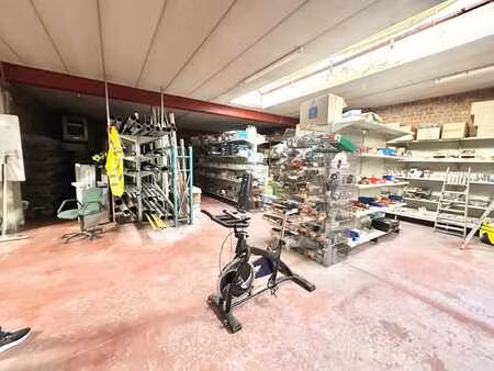 local commercial à usage de dépôt