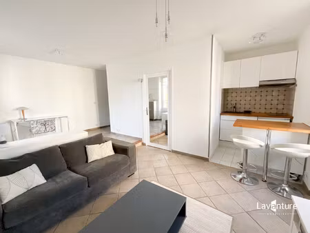 centre-ville - studio meublé en parfait état