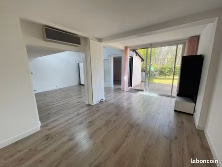 maison 94 m² – cadre verdoyant au bord de l’yerres – 2 chambres – jardin sans vis-à-vis