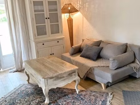 grand f2 meublé dans maison indépendante