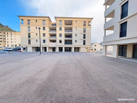 parking/box 1 pièce 18 m²