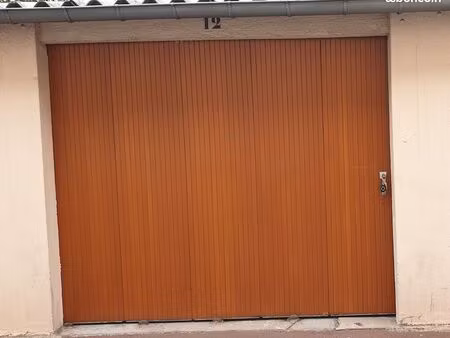 box / garage fermé en surface résidence les aigles le bourget