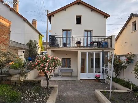 f2 semi meublé avec extérieur