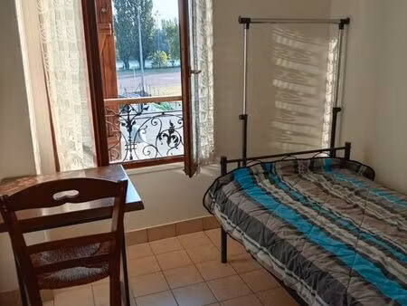 chambre avec douche et toilette