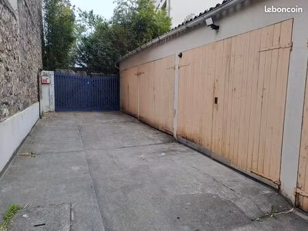 box 15m² à louer au rdc– accès direct – 500m du périphérique – stockage ou parking – explo
