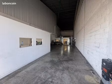 location pro | local industriel / bâtiment | 200 m² | baie-mahault