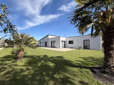 vente maison à aizenay (85190) : à vendre / 131m² aizenay