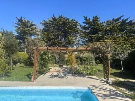 vente maison piscine à saint-gilles-croix-de-vie (85800) : à vendre piscine / 134m² saint-