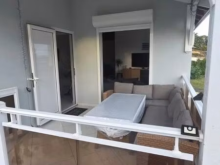 t3 mitoyen meublé à la campagne de sainte-anne