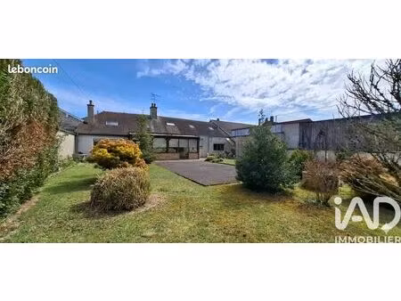 maison 8 pièces 211 m²