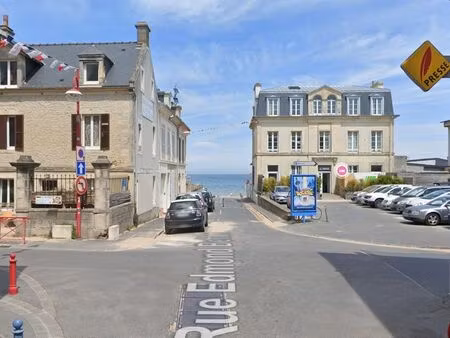 local commercial plage lion-sur-mer