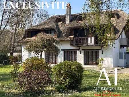 propriété 7 pièces 213 m²