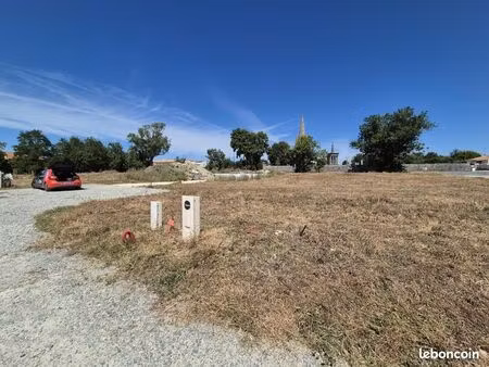 terrain 520 m² moeze