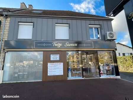 immeuble avec local commercial et appartements