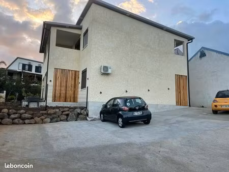 loue grand f2 à l'étang-salé