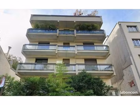 bel appartement 2 chambres  cuisine séparée  grand salon