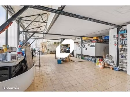 local d'activité 155 m²