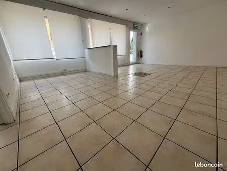 local commercial 55m2