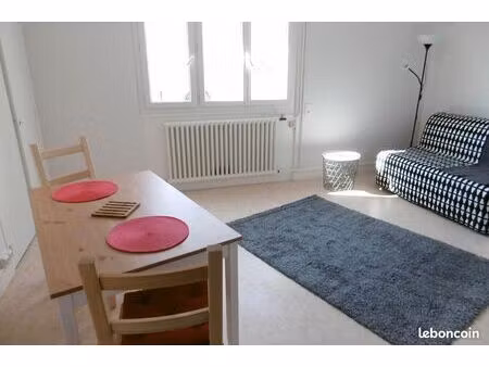 studio 1 pièce 33 m²
