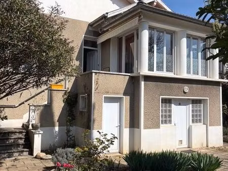 charmante maison familiale  centre ville de romans  quartier gare  exposée sud  avec jardi