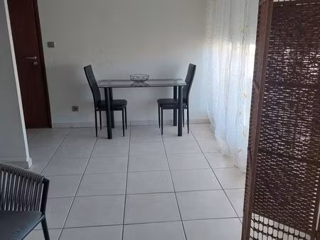 st denis studio t1bis meublé bellepierre/bd. sud