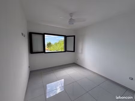 à louer – maison neuve t4 – secteur cratère saint-benoît