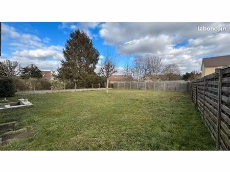 terrain 260 m² anet
