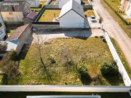 terrain 558m² environ viabilisé constructible