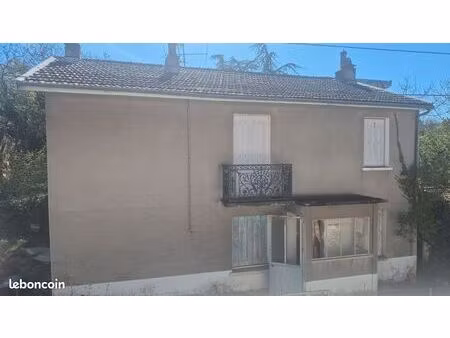 maison sur terrain 2300 m2