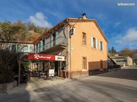 vente fonds de commerce | fonds de commerce | montbrun-les-bains | terrasse