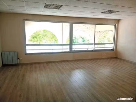 local au centre de genlis