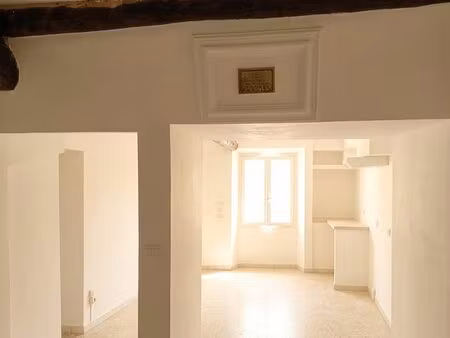 studio disponible à meynes 30840