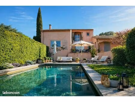 maison avec vue – maison avec piscine  dépendance et jardin sans vis-à-vis – 15 min avigno