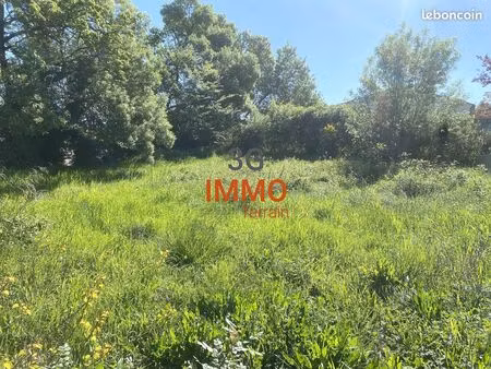 terrain constructible 600 m² | village calme proche uzès | viabilisé et prêt à bâtir