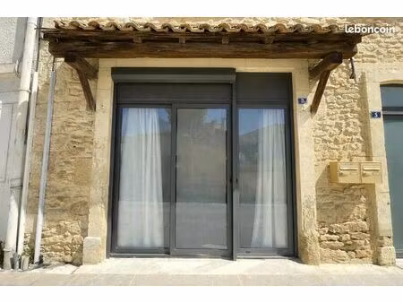 local pro 15 m² hyper centre vergèze – entrée indépendante