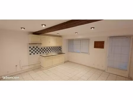 part vends t2 à proximité de la cité gastronomie