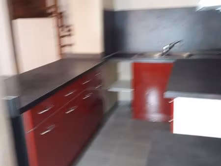 maison de rue entièrement rénovée   80m 2