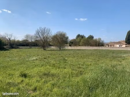 terrain 700 m² fontanes