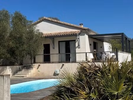 superbe maisont4/t5 de plain-pied avec piscine chauffée et vue panoramique à lectoure