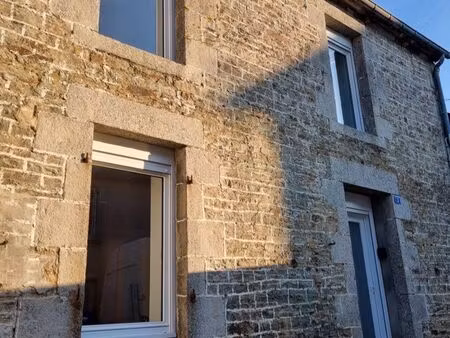 maison de ville  3ch  entièrement rénovée