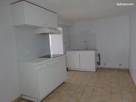 maison de village 3 pièces 60 m²
