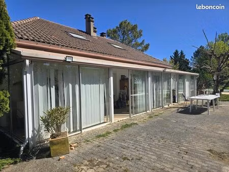 villa 5 pièces 165 m²